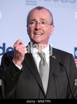 Washington, Vereinigte Staaten von Amerika. 15 Mai, 2018. Gouverneur Phil Murphy (Demokrat von New Jersey) macht Erläuterungen am Zentrum für amerikanischen Fortschritt' 2018 Ideen Konferenz im Renaissance Hotel in Washington, DC am Dienstag, 15. Mai 2018. Credit: Ron Sachs/CNP (Einschränkung: Keine New York oder New Jersey Zeitungen oder Zeitschriften innerhalb eines 75-Meilen-Radius von New York City) | Verwendung der weltweiten Kredit: dpa/Alamy leben Nachrichten Stockfoto