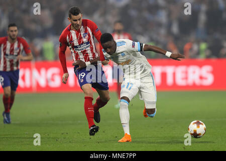 Lyon, Frankreich. 16 Mai, 2018. Lucas Hernandez von Atletico Madrid und Bouna Sarr von Marseille im UEFA Europa League Finale zwischen Marseille und Atletico Madrid im Parc Olympique Lyonnais am 16. Mai 2018 in Lyon, Frankreich. Credit: PHC Images/Alamy leben Nachrichten Stockfoto