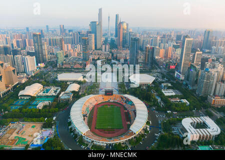 Guangzh, Guangzh, China. 15 Mai, 2018. Guangzhou, China, 15. Mai 2018: die Gebäude der Zhujiang New Town in Central Business District, Guangzhou, Provinz Guangdong im Süden Chinas. Credit: SIPA Asien/ZUMA Draht/Alamy leben Nachrichten Stockfoto