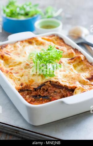 Vegetarische Lasagne mit Linsen Stockfoto