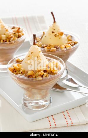 Pere alla Crema (Birnen in Haselnusscreme, Italien) Stockfoto