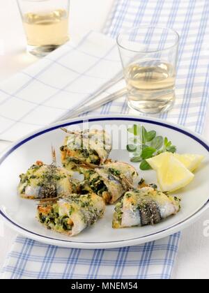 Rotolini di alici (Sardine Brötchen, Italien) Stockfoto