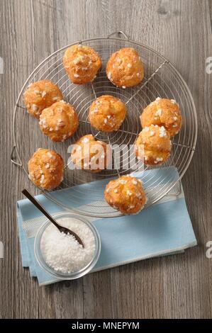 Zucker-beschichtete Chou Brötchen Stockfoto