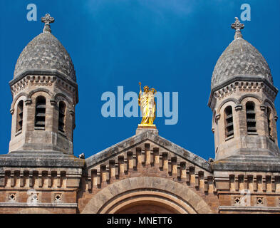 Die Basilika Notre Dame de la Victoire, Saint-Raphaël, Cote d'Azur, Départements Var, Provence-Alpes-Côte d'Azur, Südfrankreich, Frankreich, Europa Stockfoto