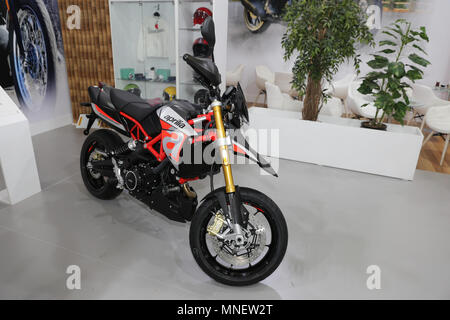 ISTANBUL, Türkei - 25. FEBRUAR 2018: Aprilia A900 auf der Motorrad Messe in Istanbul Istanbul Stockfoto