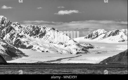 Bear Gletscher und der Kenai Mountains in der Nähe von Seward in Southcentral Alaska. Stockfoto