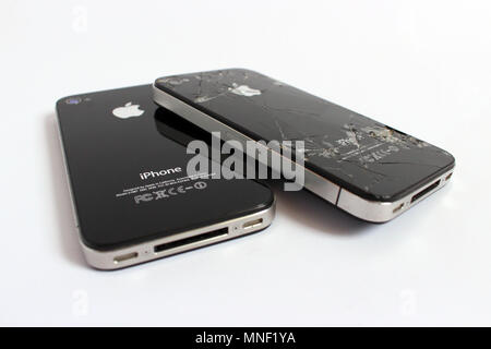 Iphone 4 und i-phone 4 s, Zwillinge smartphone, Redaktion Stockfoto