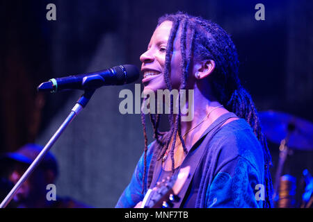 Konzert der Karibik christian Pop Sängerin Judy Bailey an die 101 deutschen Katholischen Kirche Kongress in Münster/Deutschland. Judy Bailey lebt in Deutschland. Stockfoto