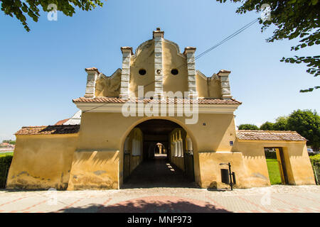 Prejmer, Rumänien - 21. JULI 2017: Prejmer Festung oder Tartlau, gebaut von Teutonic Knights, Abwicklung der Siebenbürger Sachsen. Stockfoto