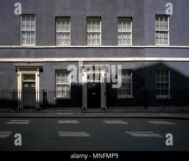 Von John angerson. Die Tür von Downing Street 10, London, UK. Stockfoto