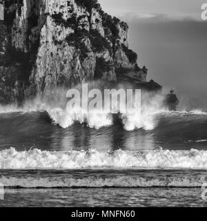 El Pescador Leuchtturm von La Salvé Strand, Laredo, Biscaya, Kantabrien, Spanien, Europa Stockfoto