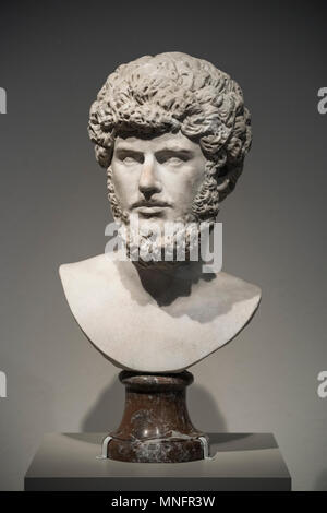 Berlin. Deutschland. Portraitbüste von Römischen Kaiser Lucius Verus, Marmor, 160-170 AD, Altes Museum. Lucius Verus (Lucius Aelius Aurelius Commodus) war. Stockfoto