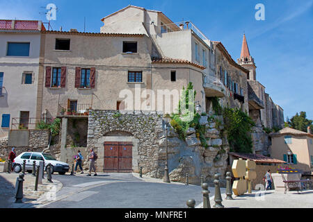 Häuser im Dorf La Cadiere d'Azur, Départements Var, Provence-Alpes-Côte d'Azur, Südfrankreich, Frankreich, Europa Stockfoto