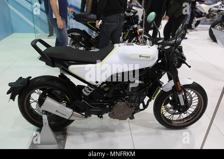 ISTANBUL, Türkei - 25. FEBRUAR 2018: Husqvarna Motorrad auf der Motorrad Messe in Istanbul Istanbul Stockfoto