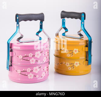Essen Container Tiffin oder essen Träger auf Hintergrund Stockfoto