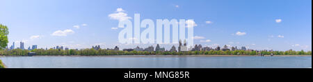 Hochauflösende Panorama der Central Park West Skyline und der Jacqueline Kennedy Behälter Stockfoto