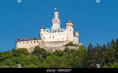 Marksburg in Braubach, Deutschland befindet. Es ist die einzige Höhenburg am Rhein, wurde nie zerstört. Stockfoto