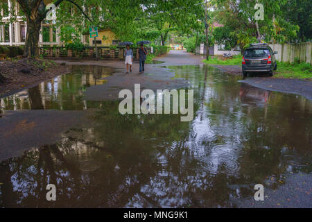 Fort Kochi Straße im Regen Stockfoto