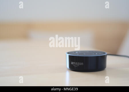Amazon Echo Dot (Zweite Ausgabe) Stockfoto