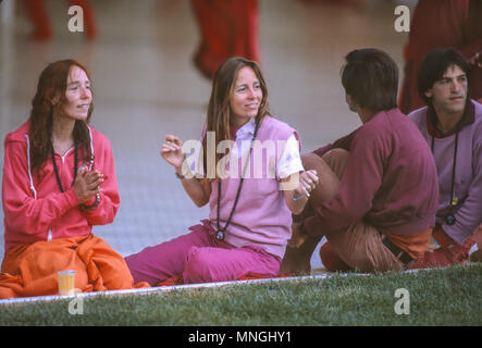 RAJNEESHPURAM OREGON, USA - Rajneeshees, Anhänger von religiösen Sektenführer Bhagwan Shree Rajneesh. 1984 Stockfoto