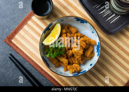 Tori karaage japanische Deep Fried Chicken Stockfoto