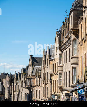 Reihe der alten Mietshaus bauten auf Cockburn Street in der Altstadt von Edinburgh, Schottland, Großbritannien Stockfoto