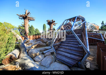 Die Bungarra Antenne Gehweg (aus recyceltem Holz) Rio Tinto am Naturescape in Kings Park. Stockfoto