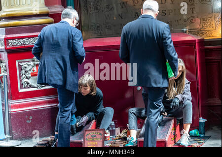 Leadenhall Market ist eine überdachte Markt in London, auf gracechurch Street Es ist einer der ältesten Märkte in London, aus dem 14. Jahrhundert. Stockfoto