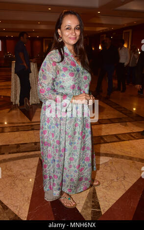 Mumbai, Indien. 16 Mai, 2018. Indische Schauspielerin Soni Razdan posieren für ein Foto während der Erfolg Partei der film Raazi im Hotel Taj Lands End, Bandra in Mumbai. Credit: Azhar Khan/SOPA Images/ZUMA Draht/Alamy leben Nachrichten Stockfoto