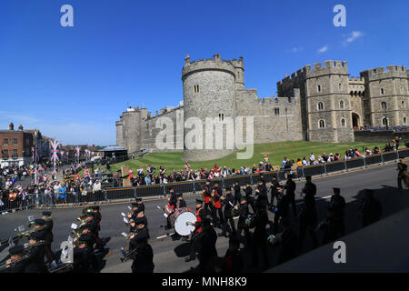 London, Großbritannien. 17. Mai 2018. Generalprobe der Beförderung Prozession führt durch Windsor von großen Massen für die königliche Hochzeit von Prinz Harry und Meghan Markle am 19. Mai 2018 Credit aufgepasst: Amer ghazzal/Alamy leben Nachrichten Stockfoto