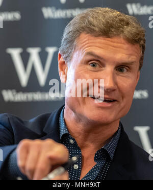 London, 17. Mai 2018 David Coulthard MBE eine Britische ehemalige Formel-1-Rennfahrer Moderator, Kommentator und Journalist. Er war zweiter in der Welt Drivers' 2001 Formel 1 Meisterschaft, fahren für McLaren. Er war die Unterzeichnung Kopien von seinem neuen Buch "Die gewinnende Formel bei Waterstones, Leadenhall Market London Credit Ian Davidson/Alamy leben Nachrichten Stockfoto