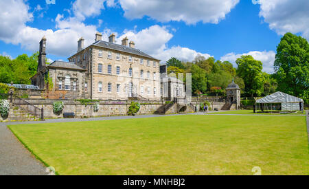 Glasgow, Schottland, Großbritannien. 17 Mai, 2018. UK Wetter: Pollok House, dem Stammsitz des Stirling Maxwell in den Familien, in den Pollok Country Park befindet sich an einem sonnigen Nachmittag. Credit: Skully/Alamy leben Nachrichten Stockfoto