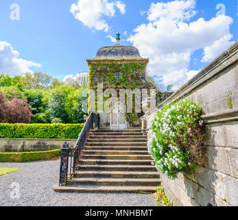 Glasgow, Schottland, Großbritannien. 17 Mai, 2018. UK Wetter: Pollok House, dem Stammsitz des Stirling Maxwell in den Familien, in den Pollok Country Park befindet sich an einem sonnigen Nachmittag. Credit: Skully/Alamy leben Nachrichten Stockfoto