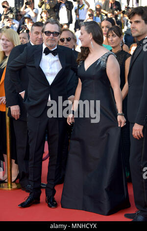 Cannes, Frankreich. 17 Mai, 2018. 71. Filmfestival in Cannes 2018, rot Teppich Film "Capharnaum'. Bild: Gary Oldman und Frau Gisele Schmidt Quelle: Unabhängige Fotoagentur Srl/Alamy leben Nachrichten Stockfoto