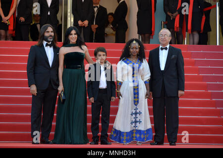 Cannes, Frankreich. 17 Mai, 2018. 71. Filmfestival in Cannes 2018, rot Teppich Film "Capharnaum'. Im Bild: Khaled Mouzanar, Nadine Labaki, Zain Alrafeea, Yordanos Shifera und guest Credit: Unabhängige Fotoagentur Srl/Alamy leben Nachrichten Stockfoto