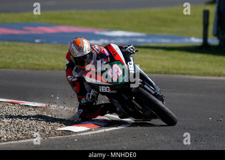 Portrush, Nordirland. 17 Mai, 2018. Internationale North West 200 Motorrad Rennen, Donnerstag Racing; Jeremy McWilliams Credit: Aktion plus Sport/Alamy leben Nachrichten Stockfoto