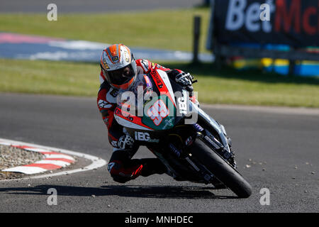 Portrush, Nordirland. 17 Mai, 2018. Internationale North West 200 Motorrad Rennen, Donnerstag Racing; Jeremy McWilliams Credit: Aktion plus Sport/Alamy leben Nachrichten Stockfoto