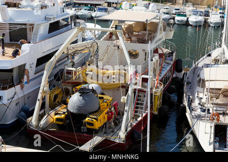 Das U - Boot Navigator tauchen Schiff, in Valletta registriert und günstig in Vittoriosa Yachtcharter Marina Birgu, - auch bekannt als Città Vittoriosa. Malta. (91) Stockfoto