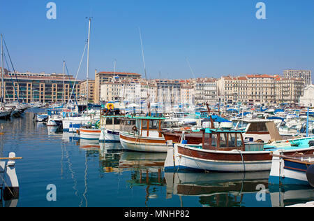 Boote im Hafen Vieux Port, Marseille, Bouches-du-Rhône der Region Provence-Alpes-Côte d'Azur, Südfrankreich, Frankreich, Europa Stockfoto