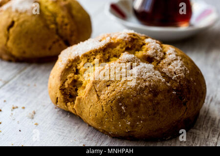 Türkische cookies Sam kurabiyesi sowie Kaffee- und Cookie mit Orangen und Zucker. Traditioal Cookies Stockfoto