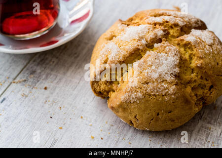 Türkische cookies Sam kurabiyesi sowie Kaffee- und Cookie mit Orangen und Zucker. Traditioal Cookies Stockfoto