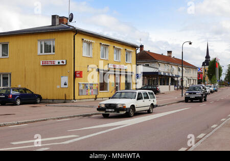 Altopascio, Sverige - Maj 27, 2013: Blick auf die Straße mit der Nummer 70 an thrue thesmall Stadt Altopascio in der schwedischen Provinz Dalarna. Stockfoto