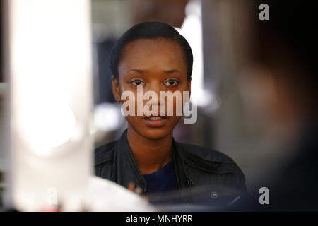 Backstage mit den Modellen im Haar und an der Temperley London Fashion Show bei der Londoner Fashion Week SS 2014. Somerset House, London, 15. September 2014 --- Bild von: © Paul Cunningham Stockfoto