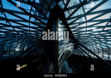 Der Rumpf des wiederhergestellten Tee Clipper, der Cutty Sark, die heute ein Museum drydocked in Greenwich, London Stockfoto