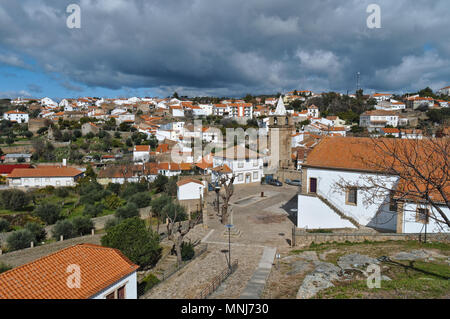 Idanha-a-Nova Dorf aus der Burg. Alentejo, Portugal Stockfoto