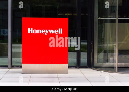 Prag, tschechische Republik - 10. MAI 2018: Honeywell Firmenlogo auf Hauptquartier am 10. Mai 2018 in Prag, Tschechische Republik. Stockfoto