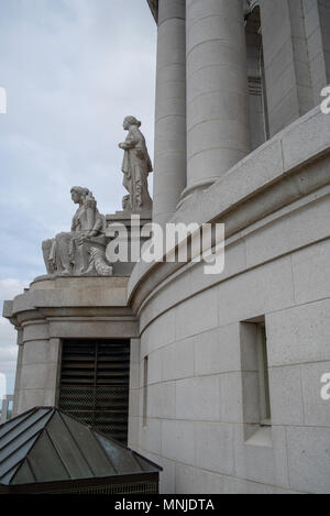 Foto: Statue auf der Außenseite der Wisconsin State Capitol Building, Madison, Wisconsin, USA. Stockfoto