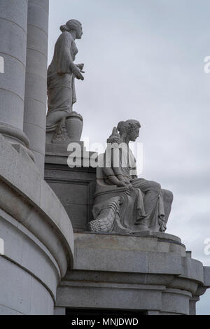 Foto: Statue auf der Außenseite der Wisconsin State Capitol Building, Madison, Wisconsin, USA. Stockfoto