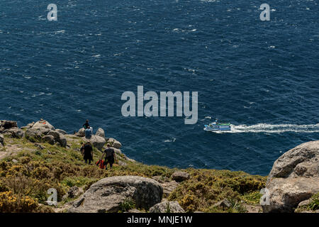 Leuchtturm am Ende der Welt am Kap Finisterre in Galicien, Fisterra, Spanien Stockfoto