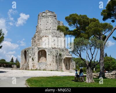 Historisches Monument, Tour Magne, Magne Tower, in den Brunnen Gärten, Nîmes, Frankreich Stockfoto